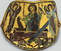 Наплечник (армилла) «Воскресение Христово». Около 1170–1180. Мозельская школа. Золоченая медь; выемчатая эмаль, перегородчатая эмаль. Лувр, Париж