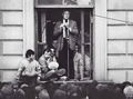А.А.Собчак в окне Мариинского дворца выступает перед ленинградцами. Август 1991 года