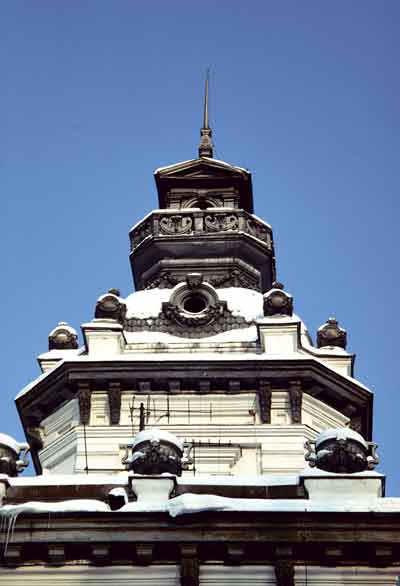 Башня главного дома усадьбы Грачевка в Ховрине. Фото 1990-х годов
