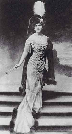 Ольга Валериановна Гогенфельзен (впоследствии княгиня Палей), мать В.П.Палея. 1910
