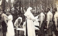 Прививка противохолерной сыворотки в артиллерийской бригаде. 1915**