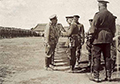Генерал Кублицкий-Пиоттух награждает отличившихся в боях. Галиция. 1916. Публикуется впервые