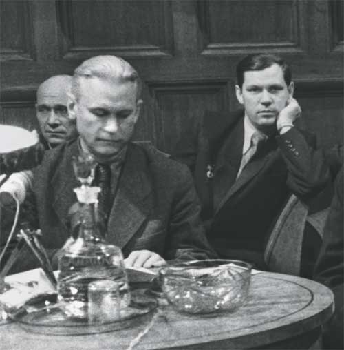 Н.М.Грибачев, А.А.Фадеев и М.С.Бубеннов на вечере М.В.Исаковского в ЦДЛ. Фрагмент. 1950. Фотограф Д.С.Шварцман. ГЛМ

