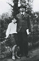 Р.Р.Фальк с сыном на бульваре. Москва. 1927 или 1928 год. Фотография. РГАЛИ