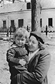 М.А.Платонова с внуком Сашей. 1940-е годы. ОР ИМЛИ