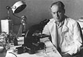 Л.А.Зильбер в лаборатории. 1948