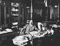 С.М.Проппер в своем кабинете в редакции «Биржевых ведомостей» (Галерная ул., 40). [1900-е годы]