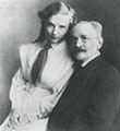 В.В.Розанов с дочерью Варей. Петербург. 1911