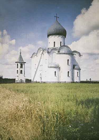 Церковь Спаса на Нередице. 1198. Фото Л.А.Мацулевича, 1910
