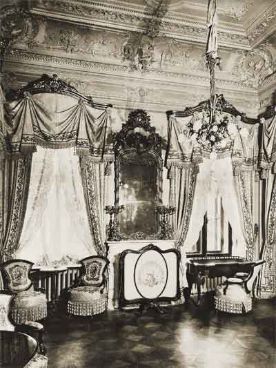 Особняк А.И.Коншиной. Дамский кабинет. Фотография начала XX века
