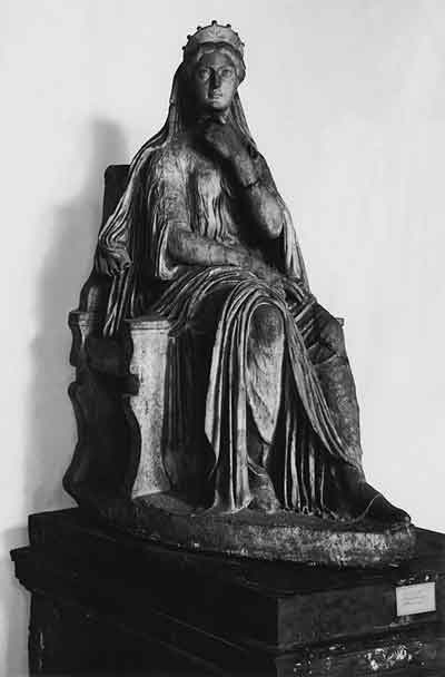 Римский скульптор с греческого оригинала III века до н.э. Сидящая женщина («Царица»). Мрамор. ГЭ
