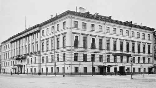 Дом петербургского градоначальника (Гороховая, 2), где размещалась Петроградская ЧК. Фотография начала 1910-х годов
