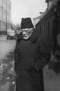 В.Г.Шухов на прогулке в Кривоколенном переулке. Фото С.В.Шухова 1928 года