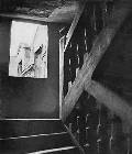 Париж. Улица Висконти, 13. Лестница в мастерскую Н.Гончаровой. Фотография 1930-х годов