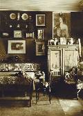 Интерьер квартиры П.Д.Эттингера в Варсонофьевском переулке в Москве. Фотография 1910-х годов