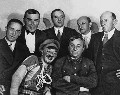 После премьеры оперетты «Свадьба в Малиновке».В первом ряду Г.Ярон и А.Александров. Автор Борис Александров — во втором ряду, в центре. 1937