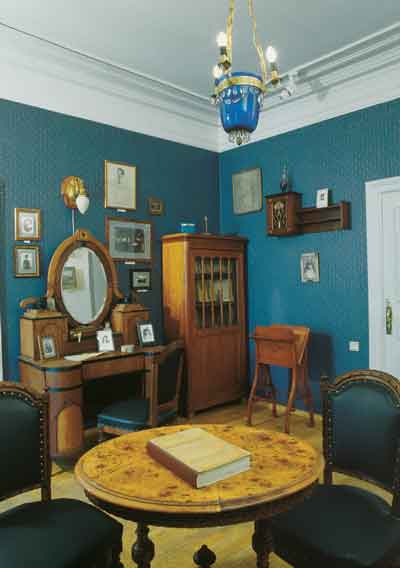 Комната матери в московской Мемориальной квартире Андрея Белого

