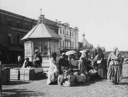 Торговки на пристани в Рыбинске. Фотография 1901 года
