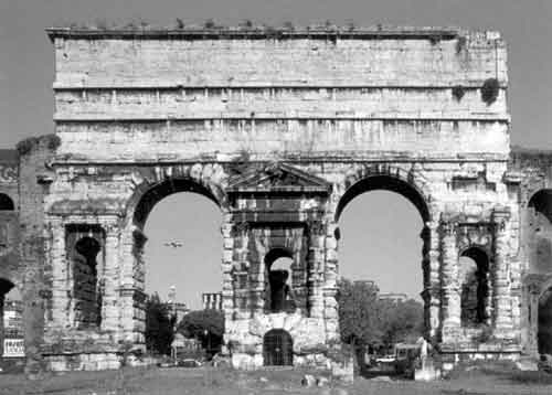 Рим. Ворота Порта Маджоре. I век н.э.

