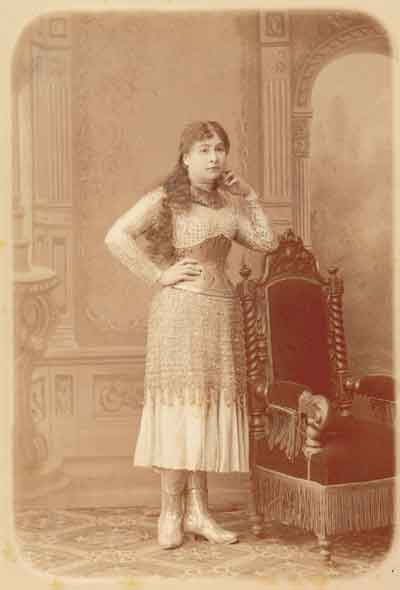 М.Ермолова в роли Жанны д’Арк из спектакля Малого театра «Орлеанская дева» по Ф.Шиллеру. 1884
