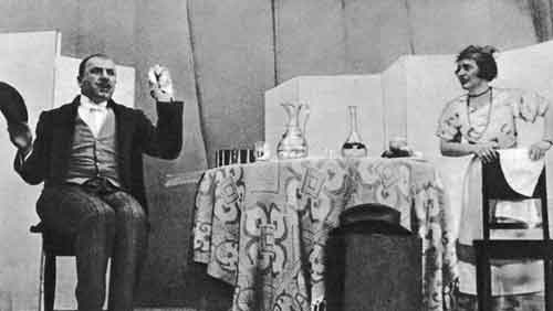 «33 обморока» («Предложение»). 1935. Ломов — И.Ильинский, Наталья Степановна — Е.Логинова
