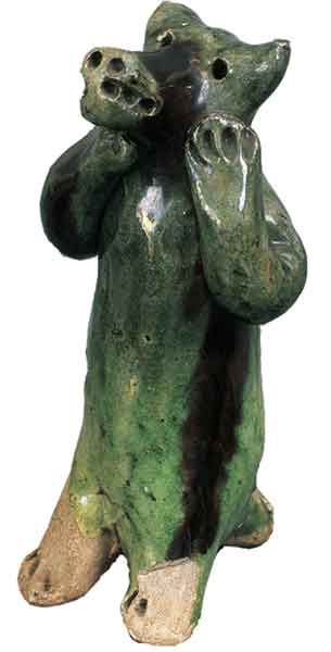 Скопинская керамика. Игрушка-свистулька «Медведь». Начало XX века
