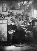 Анна и Ольга Бари. Дом Борисовского близ Курского вокзала. Москва. 1890-е годы