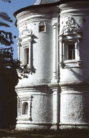 	Солотча. Покровский монастырь. Фрагмент восточного фасада церкви Святого Духа. 1688–1689. Фото Е.Шорбан
