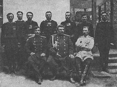 Николай Михайлович Пржевальский и его спутники перед последней экспедицией
