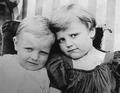Наталия Александровна  с братом Александром.  Середина 1900-х годов