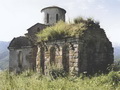Сентинский храм. На переднем плане мавзолей. Карачаево-Черкесия. X век