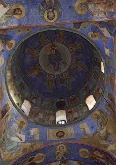 Спасо-Преображенский собор Мирожского монастыря. Общий вид на купол и паруса. Около 1140 года
