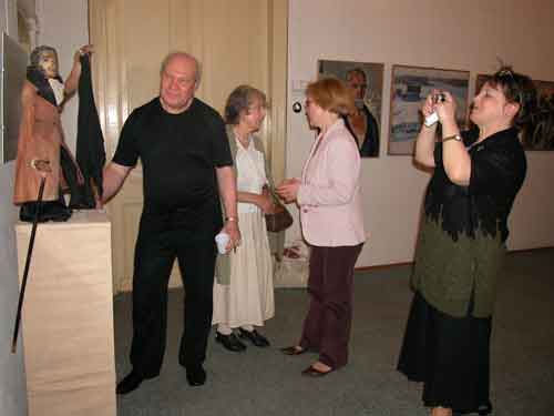 В экспозиции были представлены куклы, созданные Н.Симонович-Ефимовой для  фронтовых спектаклей
