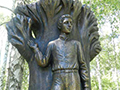 Молодой Блок. Фрагмент памятника. Скульптор В.Кузнецов